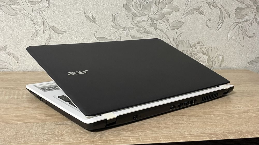 Acer Aspire 15 – чудовий стан | SSD | 8GB RAM | WHITE