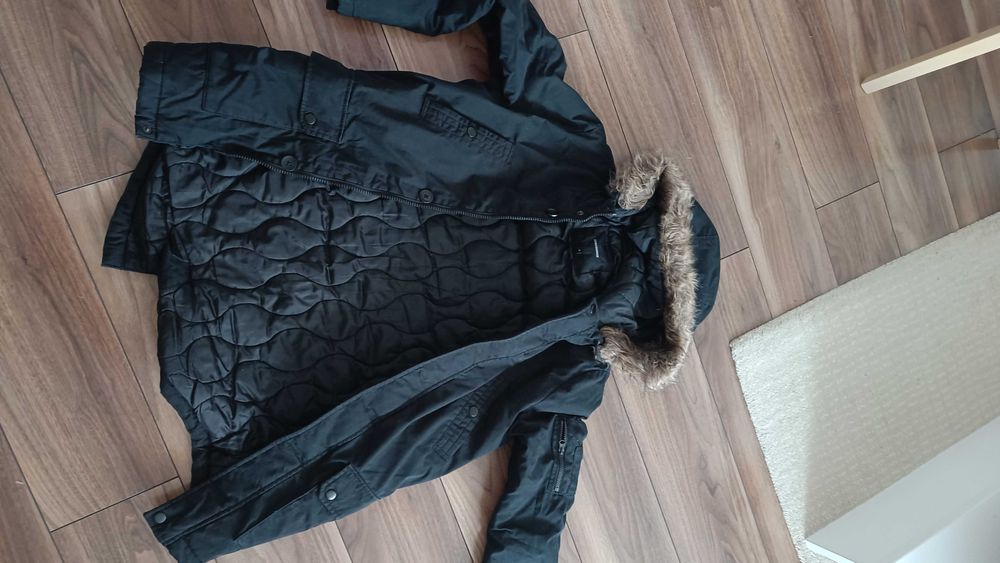 Kurtka zimowa, męska bardzo ciepła, rozmiar M, stan bardzo dobry.