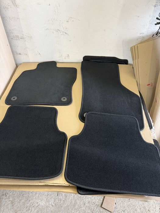 Коврики Škoda Octavia III (A7,A8)5E1 863 011 J XMV