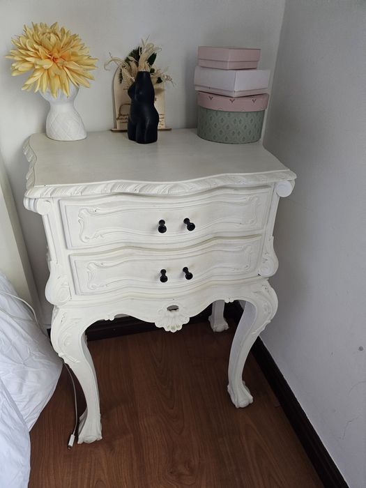 Mesinha de cabeceira