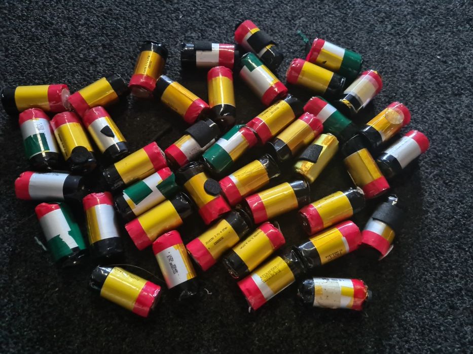 Карта памяти, батареи и другое.