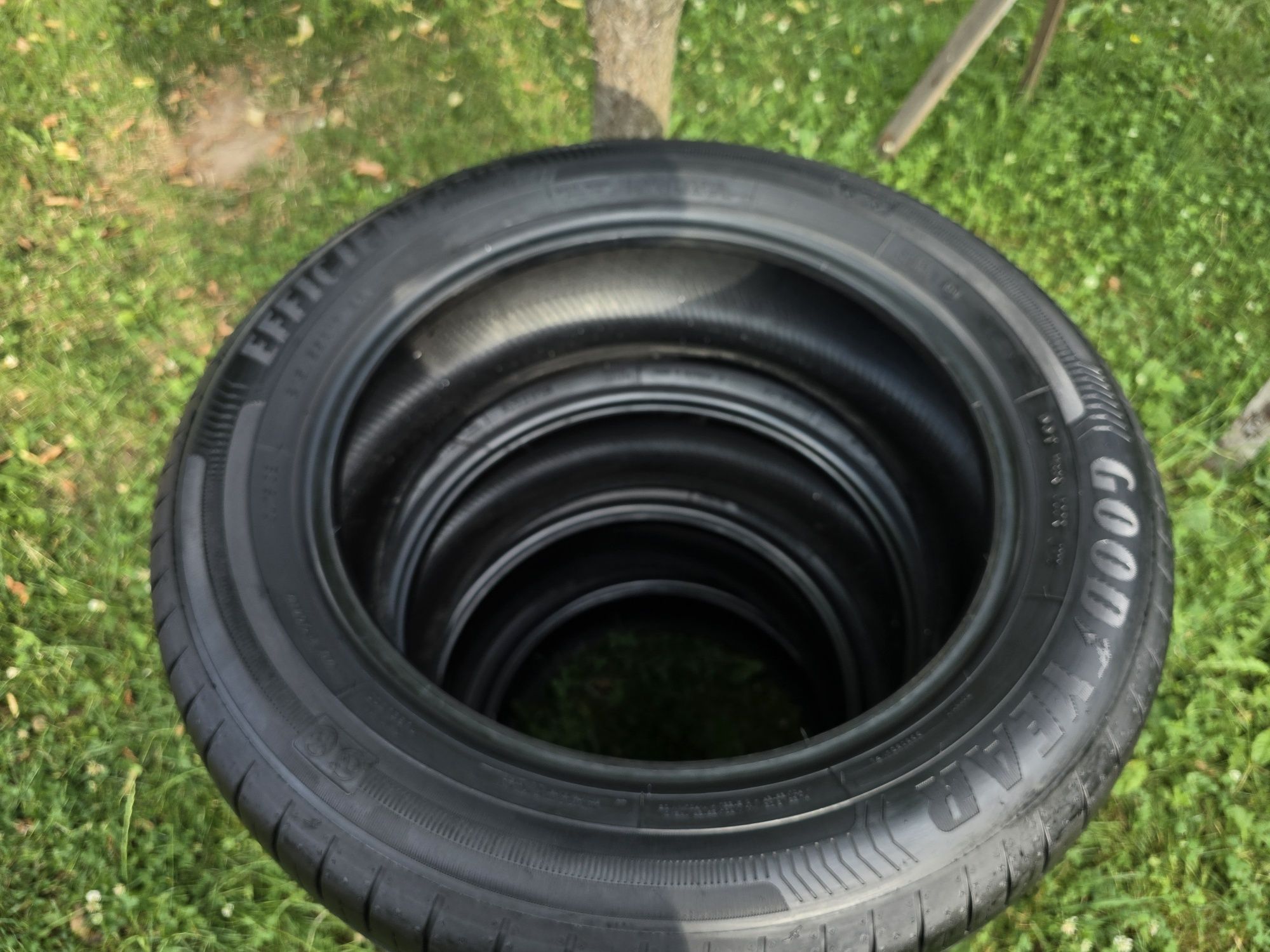 goodyear efficientgrip 215/55r17 94v 4 szt .idealny stan b.dobry