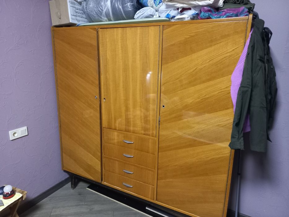 Продам шкаф,ретро 50х годов
