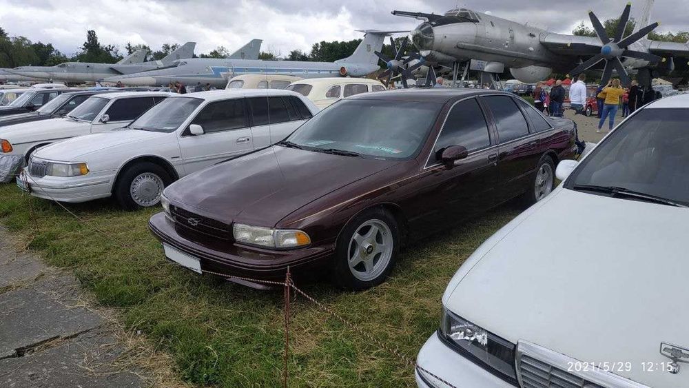 Chevrolet Caprice 1994г 4.3л продам