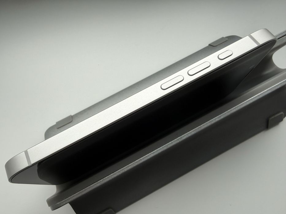 Apple iPhone 16e 128gb White Neverlock 100%