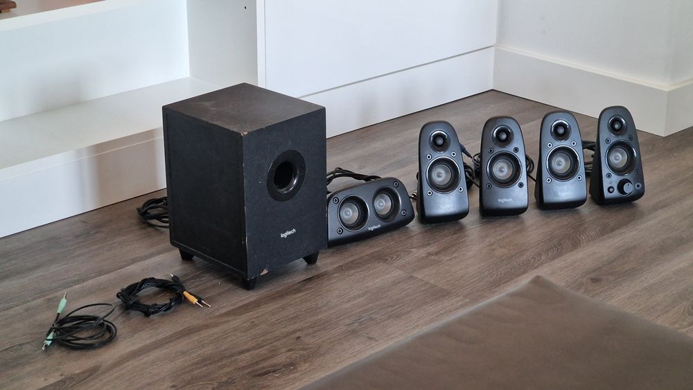 Sistema de som Logitech Home cinema Z506- 5.1