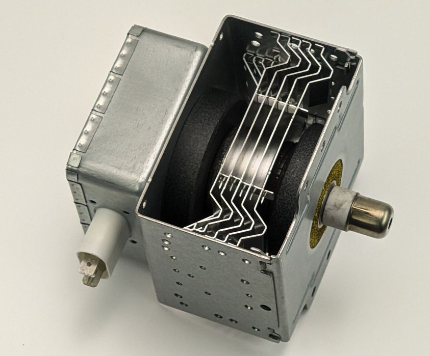 Магнетрон потужний M24B111H