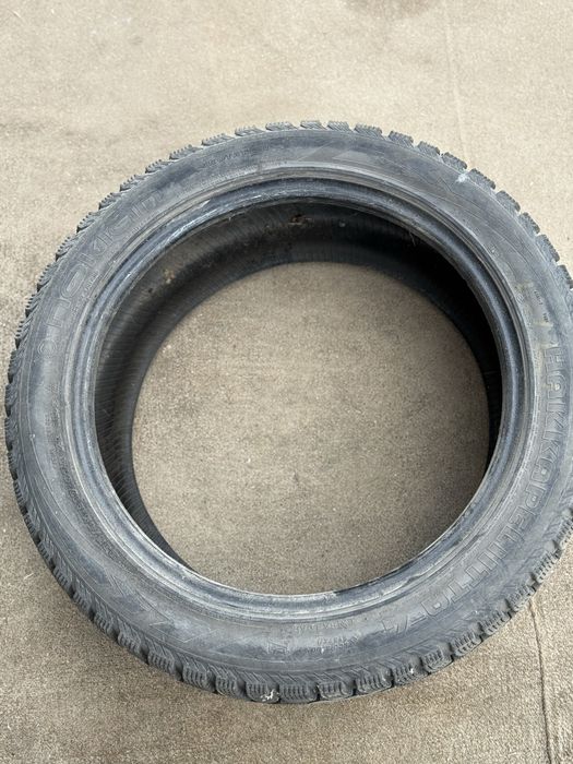 Шини NOKIAN 235/45 R17