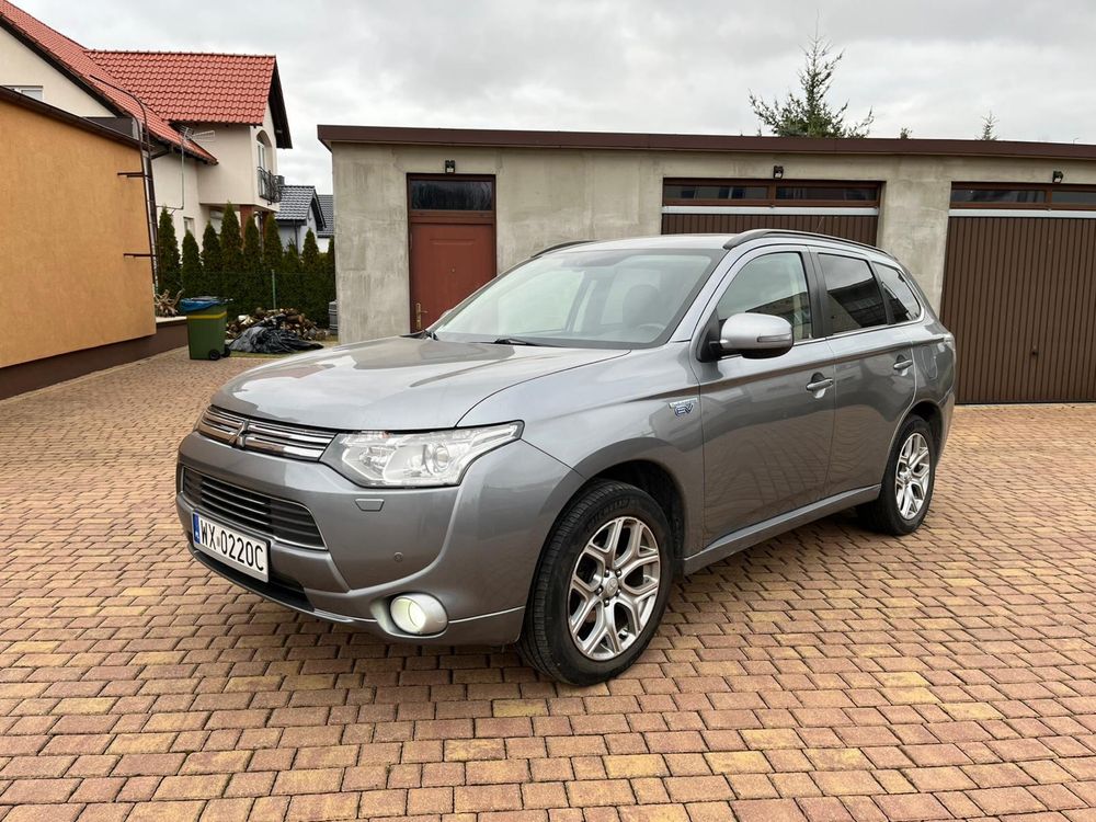 Mitsubishi Outlander PHEV Hybryda Plug In