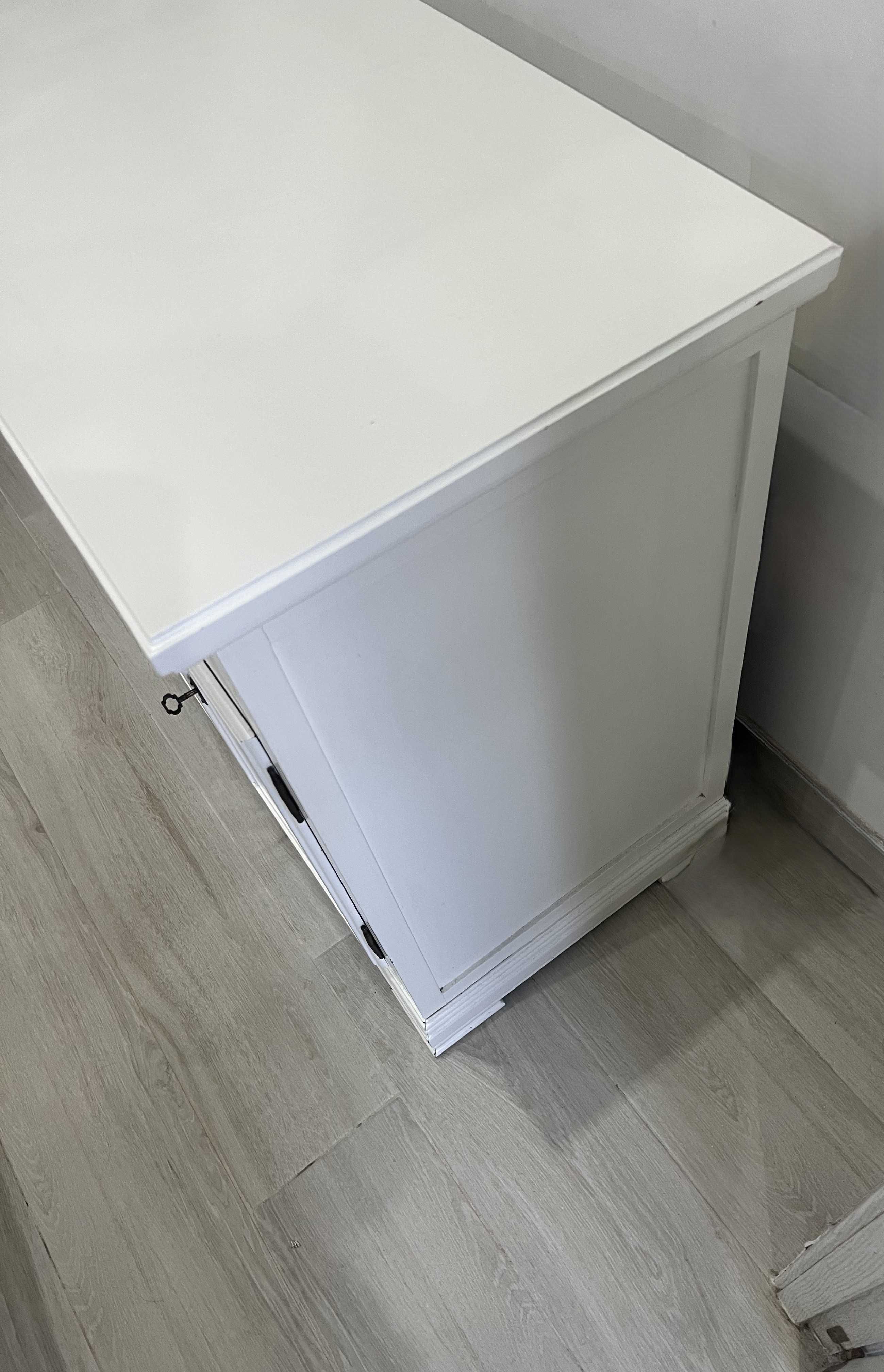Movel de sala lacado a branco