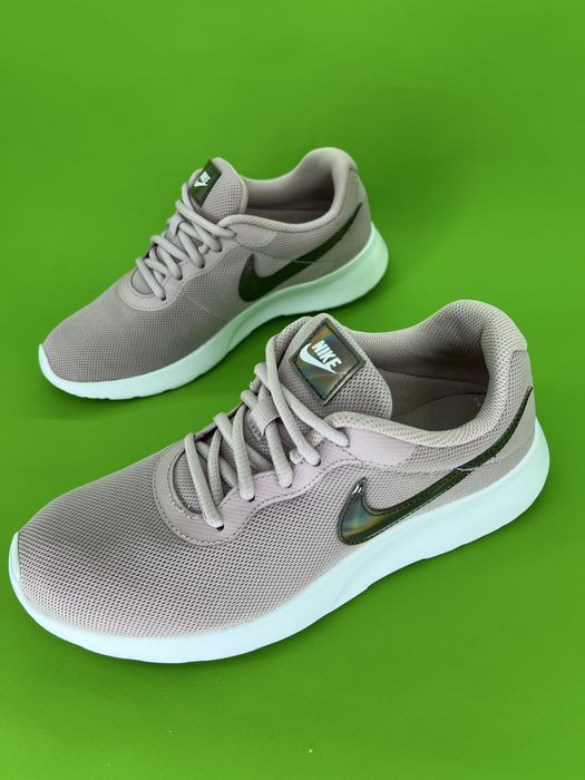 жіночі кросівки 39р.25см. Nike Tanjun