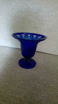Ladny niebieski wazon