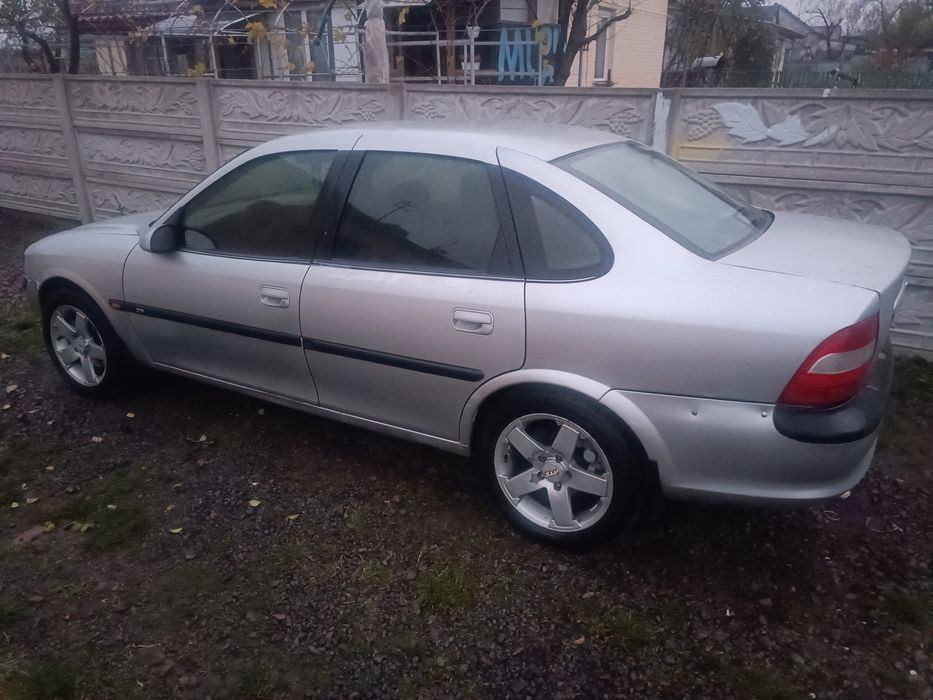 Опель Вектра б продам