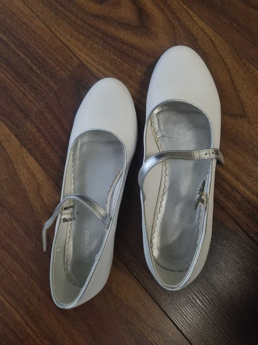 Sapatos cerimónia menina tamamho 36