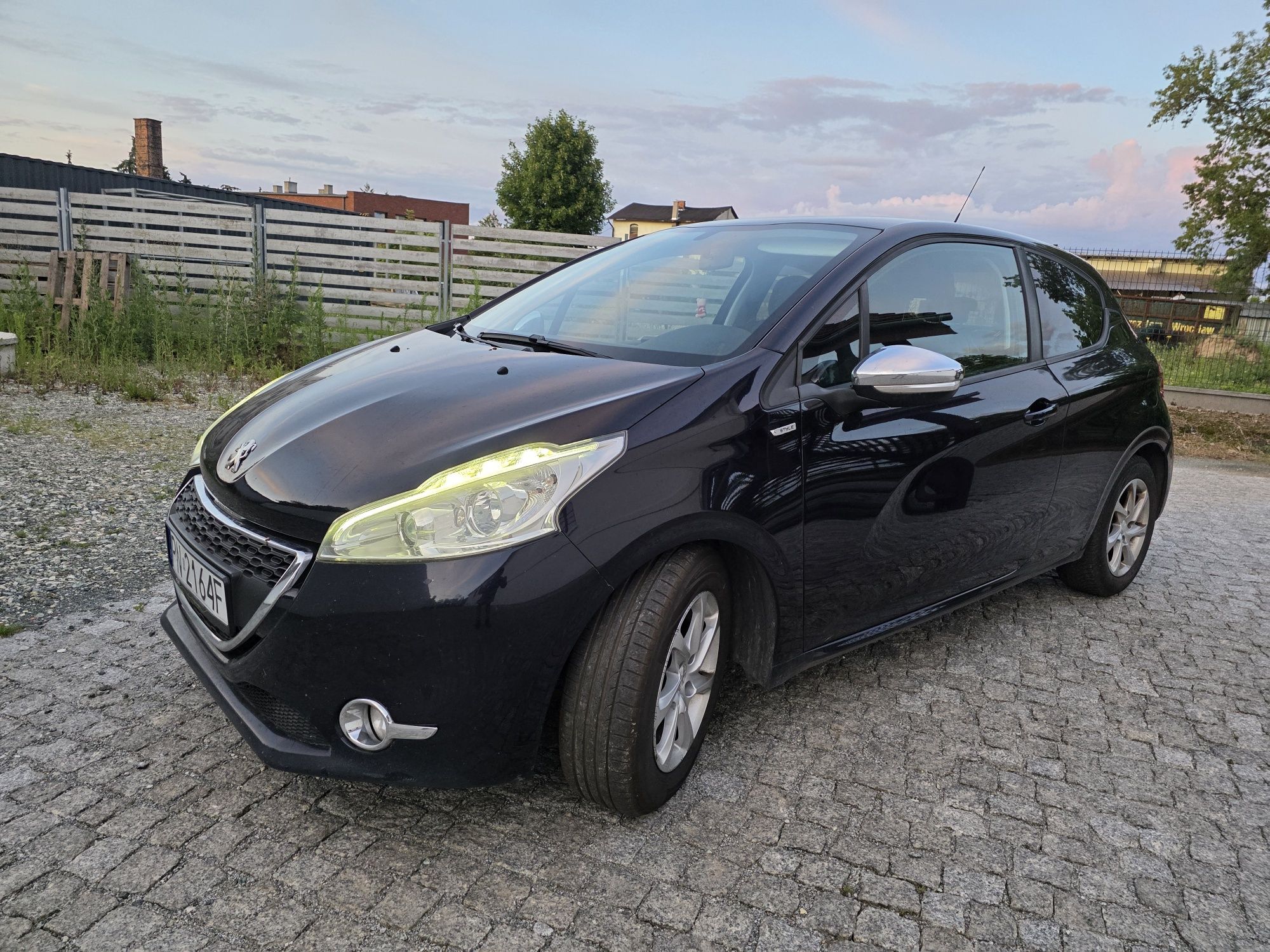 Peugeot 208. 2014 1.6 hdi