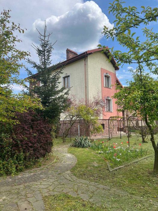 Продаж будинку в смт. Шкло