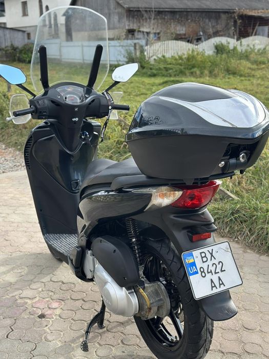 Скутер honda sh150