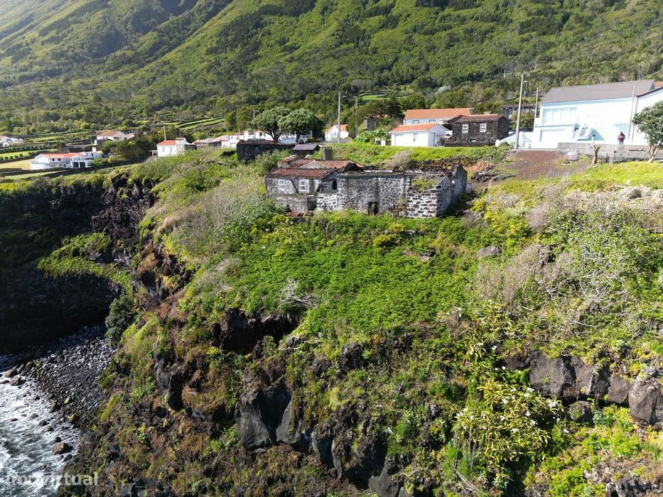 Recuperação Total de uma Moradia T2 em Plena Falésia