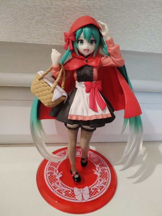Hatsune Miku Wonderland Figure