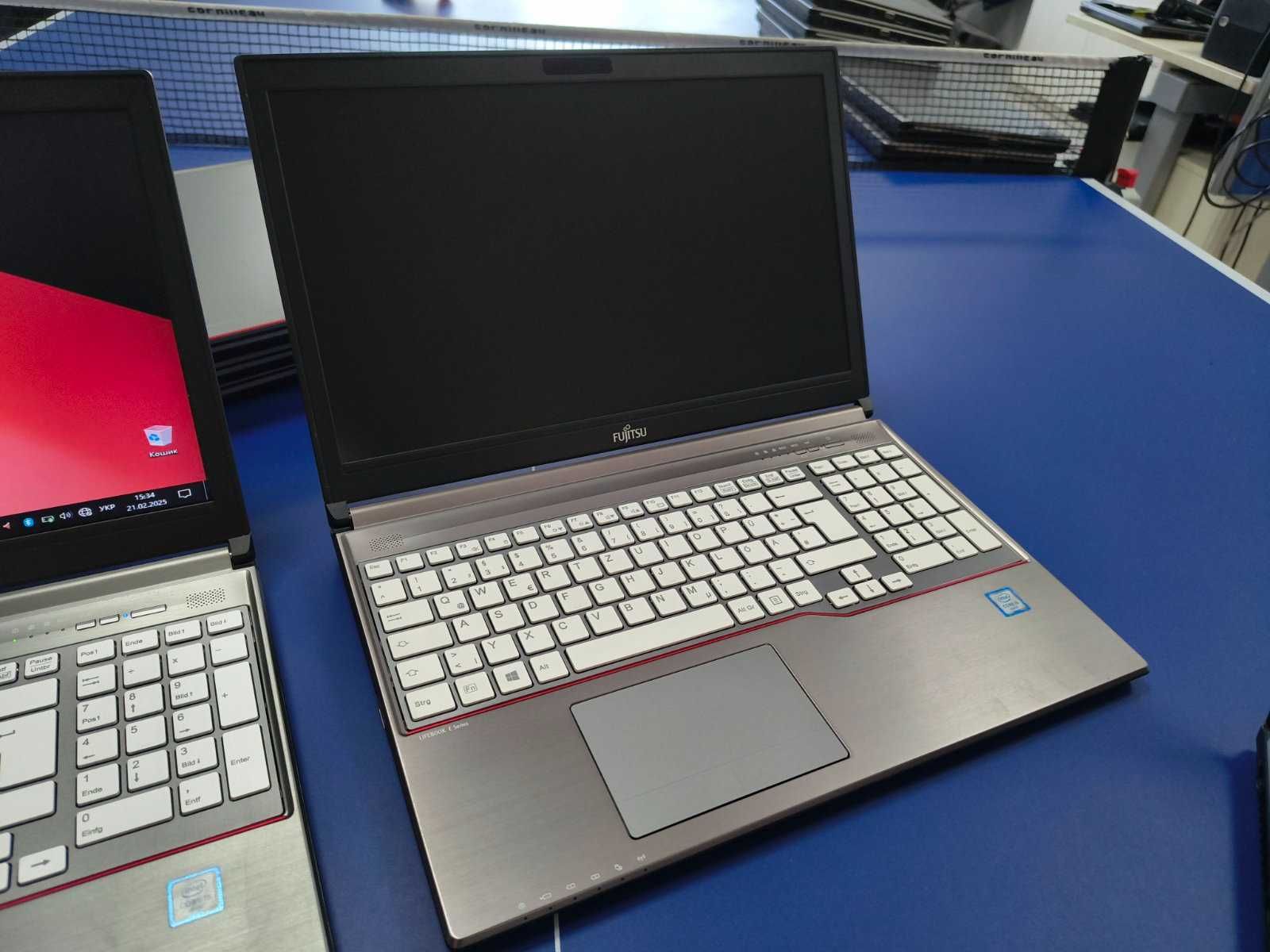 Японія в кількості - Fujitsu LIFEBOOK E756
