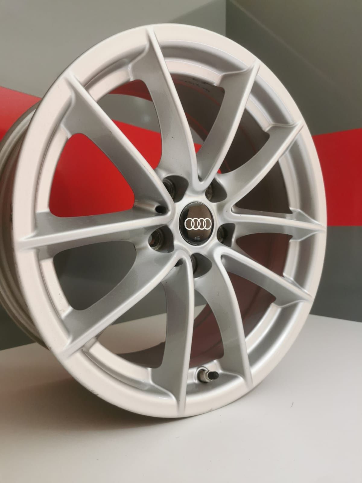 Alufelgi 17" 5x112 Audi A4 A5 A6 Q5 VW Skoda 5x112