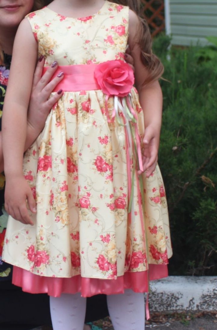 Сукня святкова, на 4-6 років