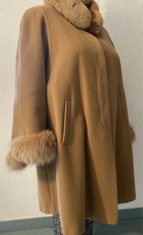 Płaszcz z naturalnym futrem rozmiar 48