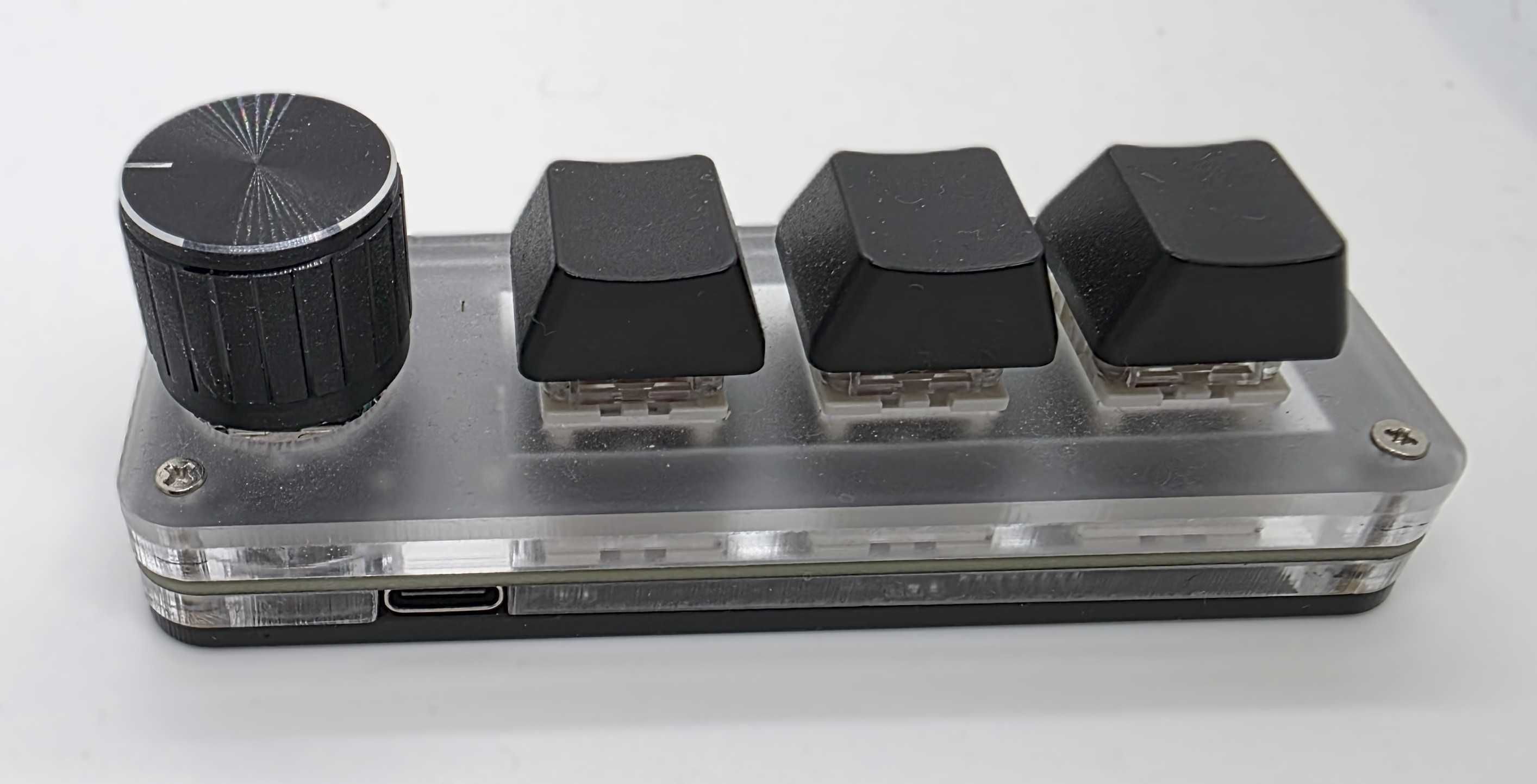 Dodatkowa klawiatura mechaniczna, programowalna, z pokrętłem, USB-C