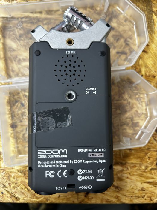 Zoom H4n recorder