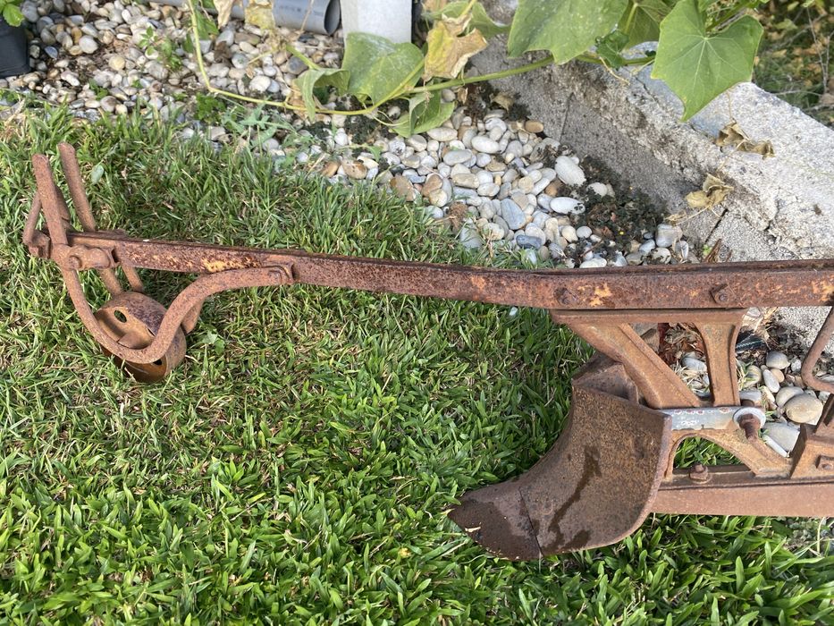 Arado antigo pata decorar jardim