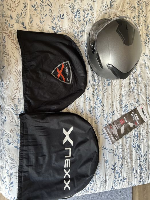 Capacete marca NEXX com bluetooth