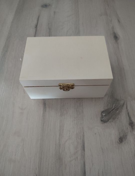 Szkatułka na biżuterię