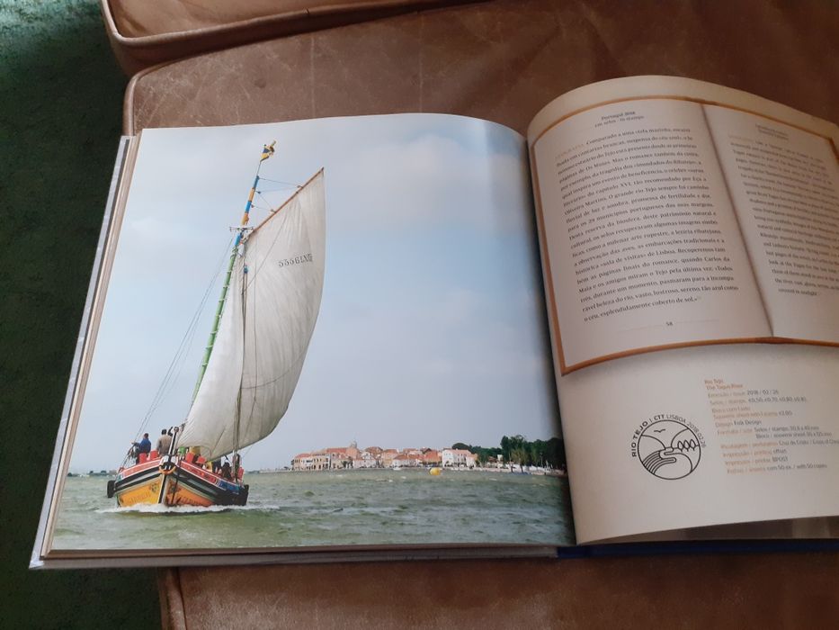 Livro  CTT "Portugal em selos instamps"