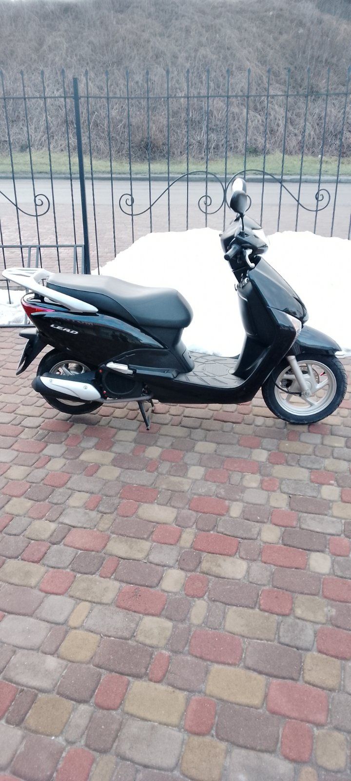 Продам  Honda Lead 110