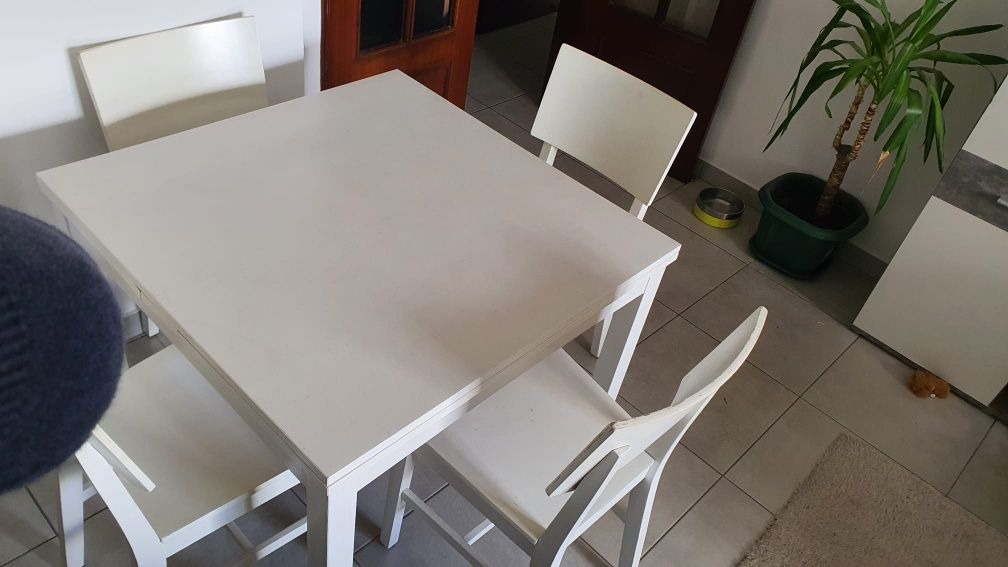 Mesa extensível IKEA+4 cadeiras