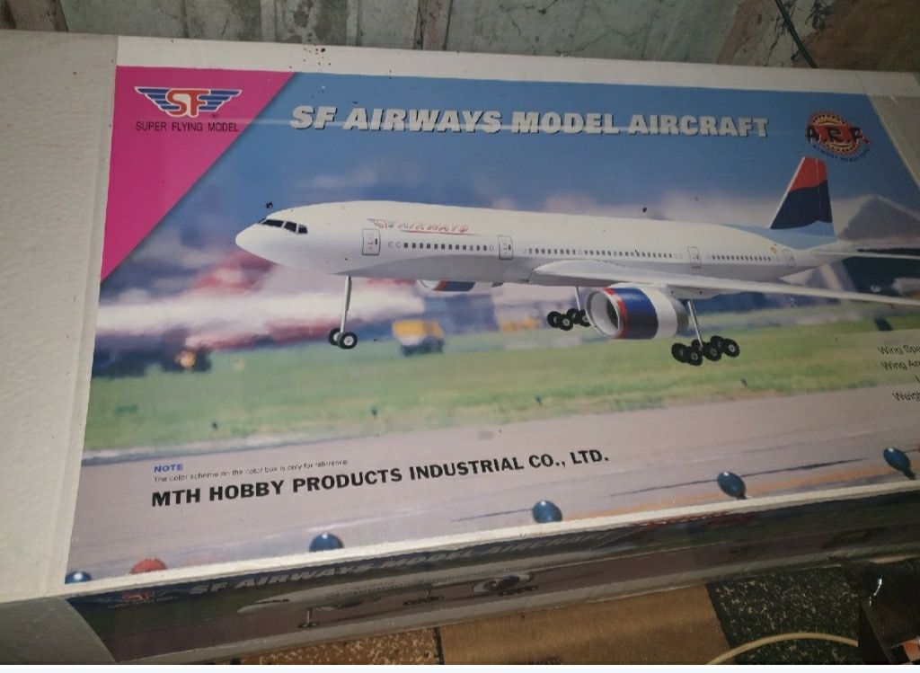 Duzy model RC BOEING 777 Latajacy