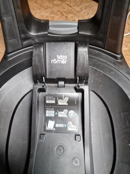 Fotelik samochodowy Britax-Romer Baby-Safe pro z bazą flex base 5Z