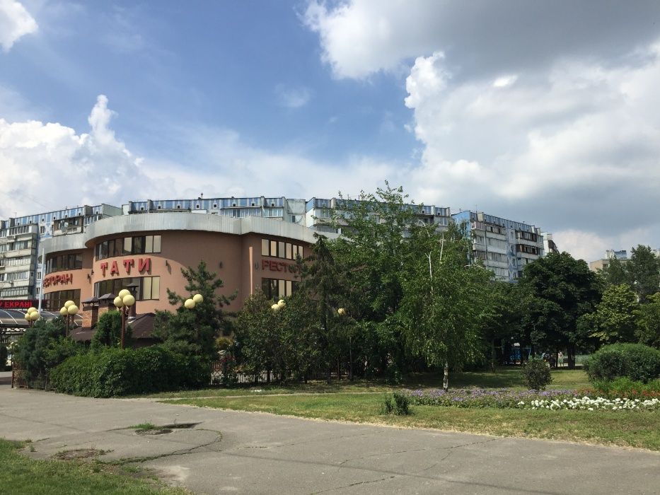 Здам на вул. Каштановій 2+1+1 і є біля метро Політехнічний інститут-12-555.biz.ua