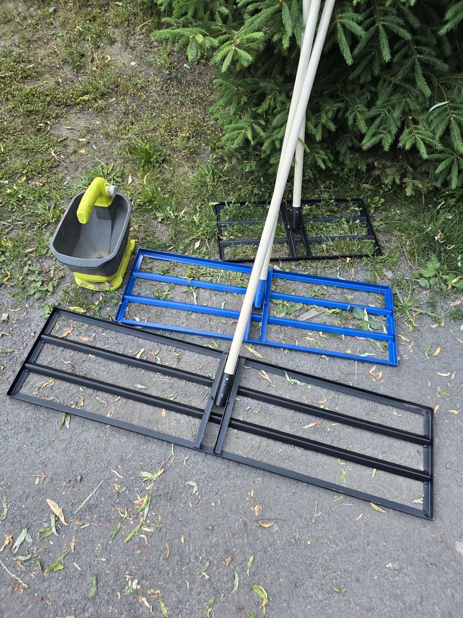 Wynajem siewnik trawy niwelator terenu aerator łata level ucinacz