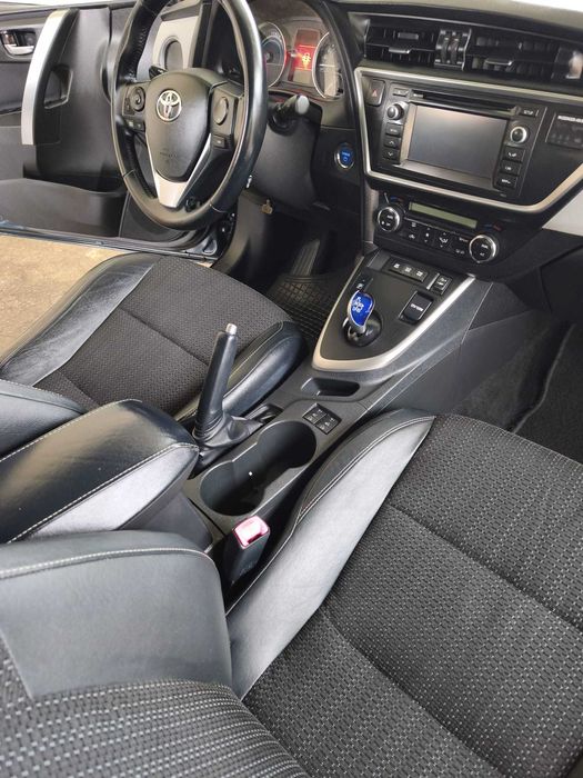 Toyota Auris HSD Hibrido Exclusive