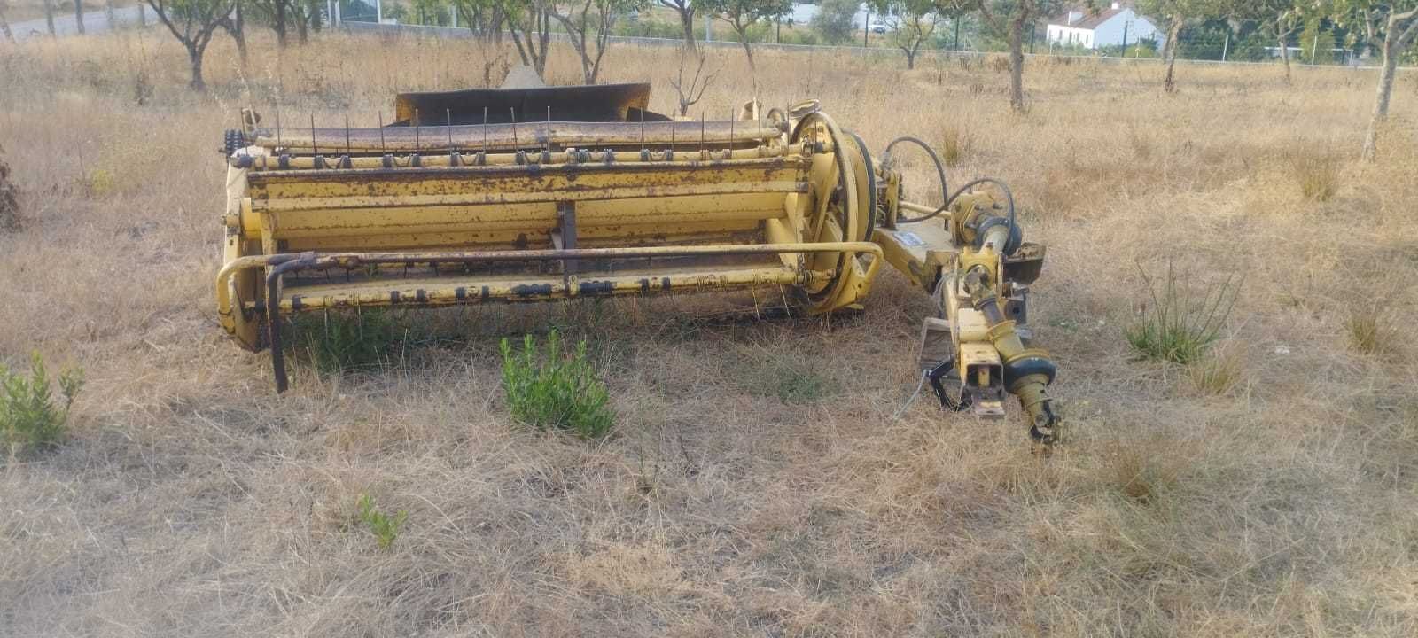Vendo gadanheira condicionadora e juntador