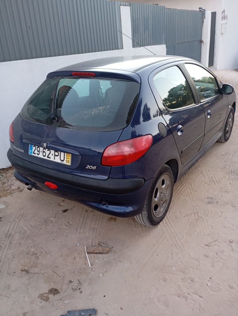 PEUGEOT 206 Hatchback (2A/C) 1.1 i 
Ano 2000
Poder: 60cv
Motor 1.1 L
E