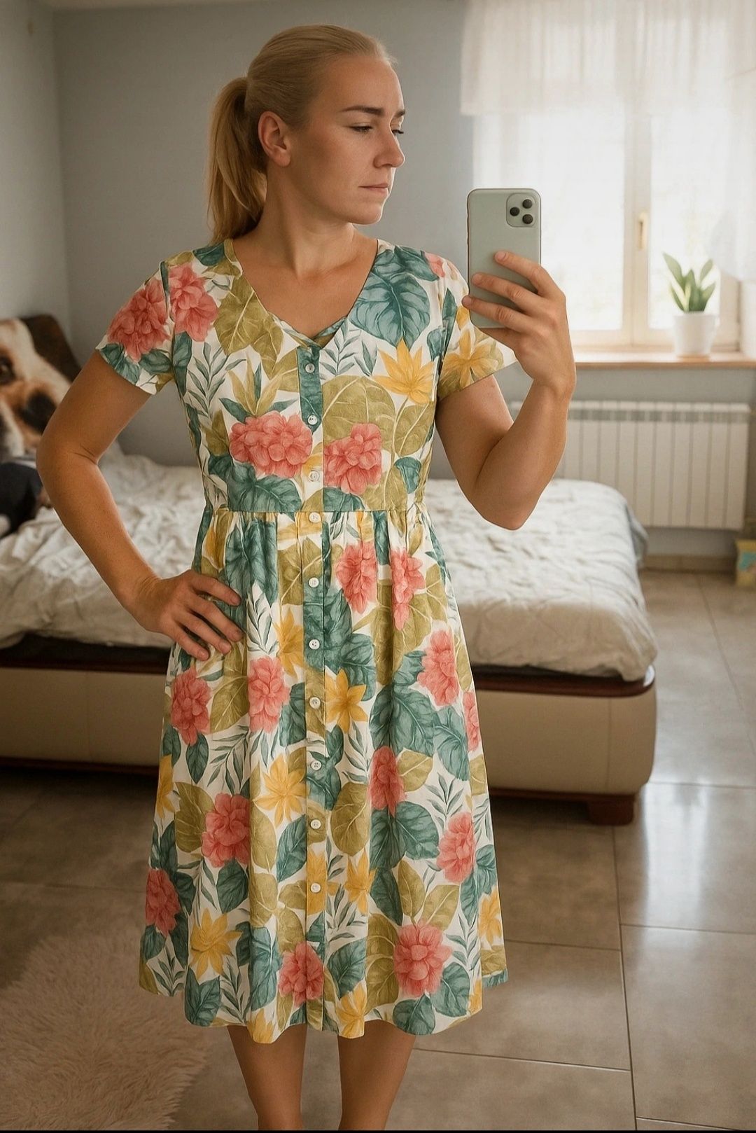 Letnia sukienka w kwiaty/Rozmiar S-L
