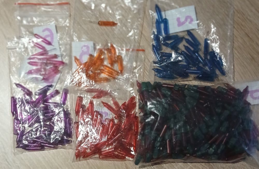 Żarówki do lampek choinkowych