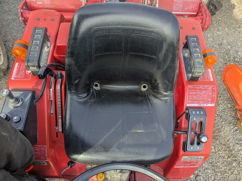Traktor Yanmar F16D – mocny i kompaktowy traktor 4×4