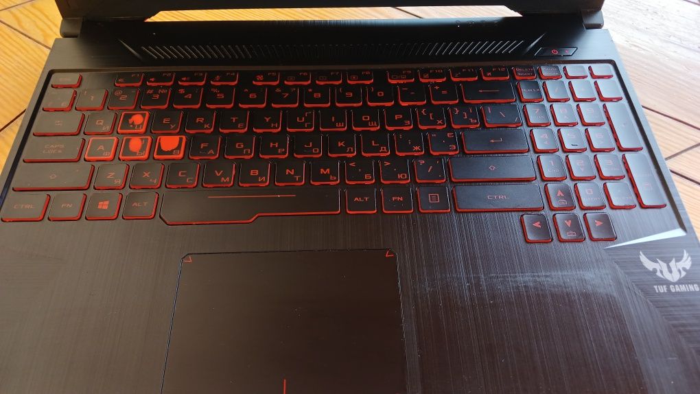 Продам ноутбук Asus FX505DY / Ryzen 5 3550H / Rx 560x / 8gb GDDR4 /