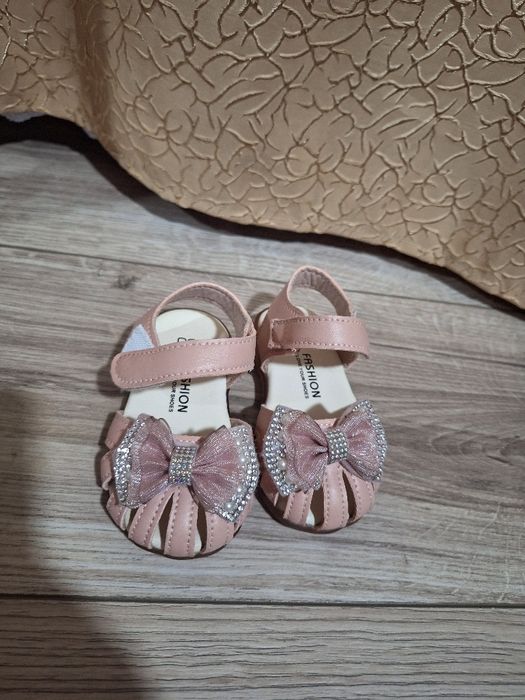 Продам туфельки для дівчинки