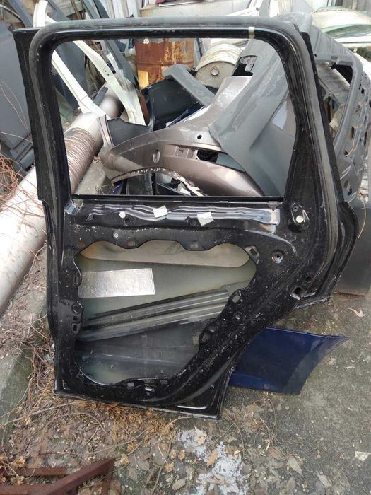 Двері задні праві на Фольксваген Touareg