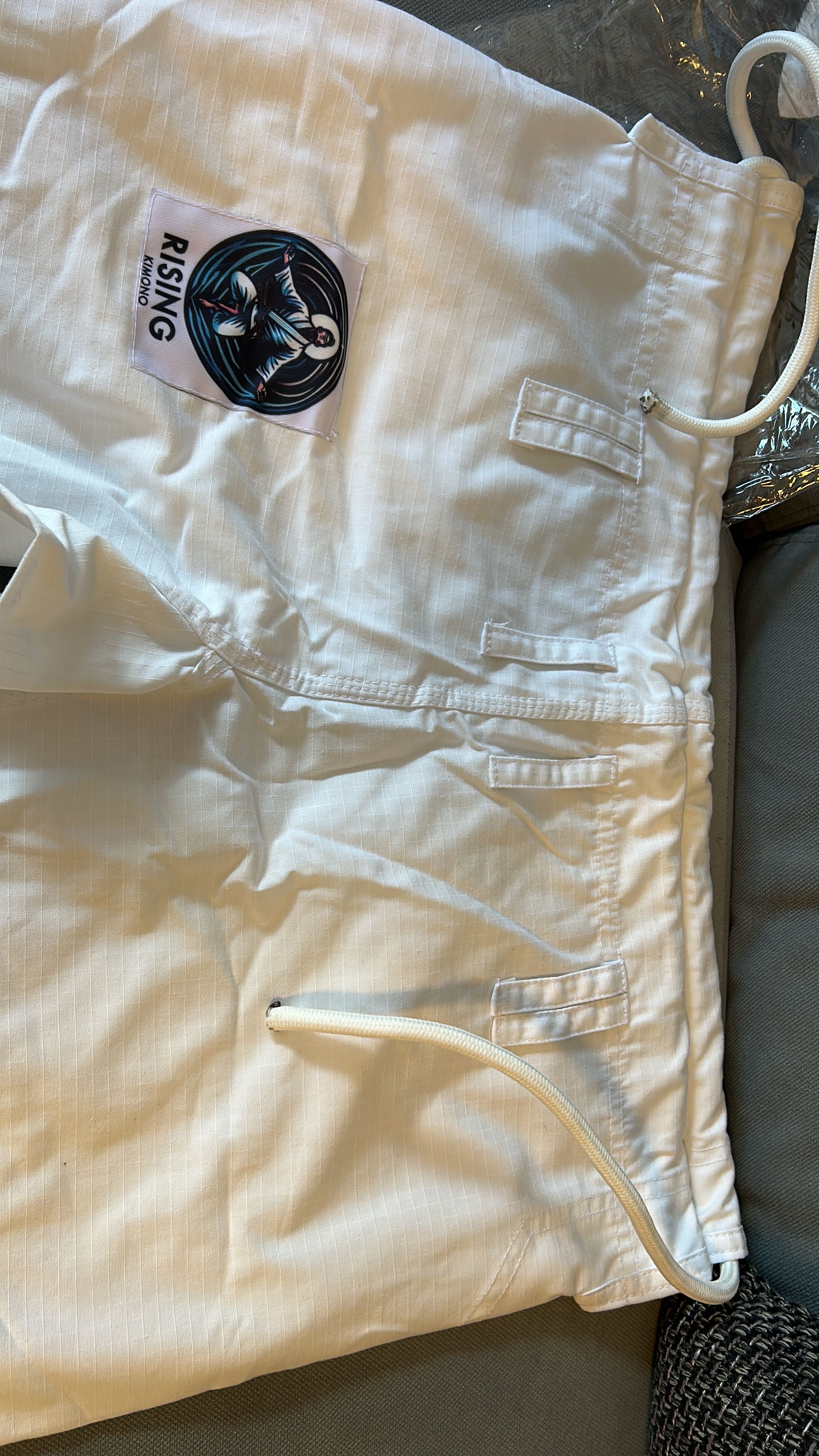 Rising Kimono A1, A2, A3 e A4 Jiu Jitsu novo acompanha faixa branca