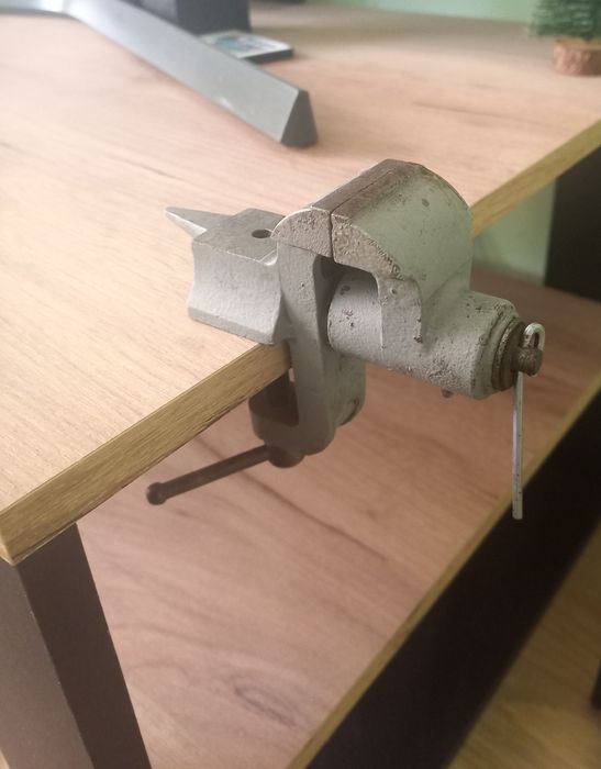 Тиски Лещата маленькі